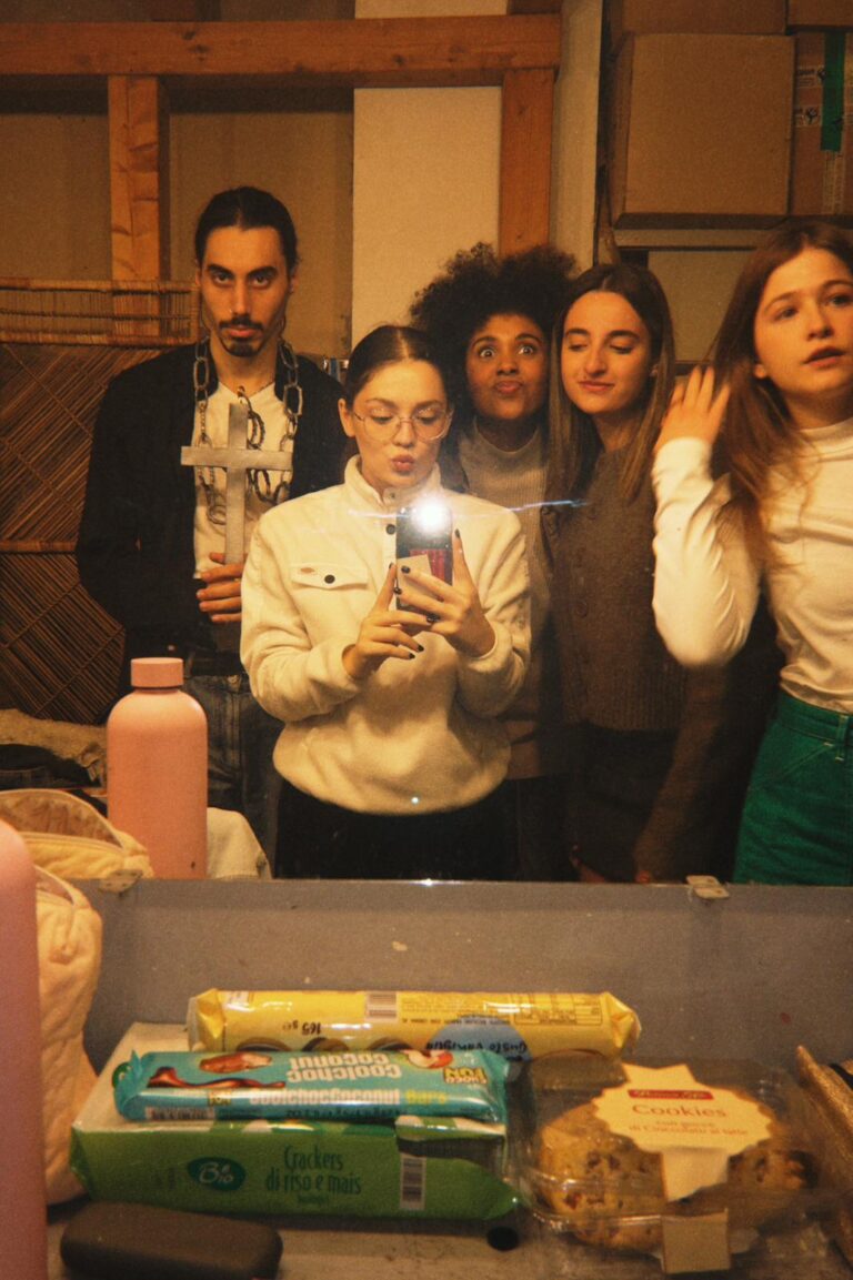 Almost Maine: specchio selfie compagnia dietro le quinte